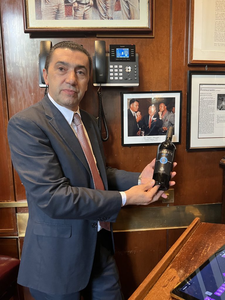 Manager, Harry @ The Original NYC Bobby Van&rsquo;s Steakhouse&rsquo;s