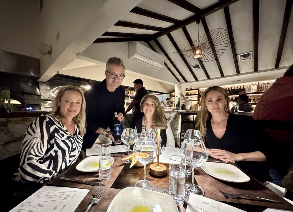 Alto enoteca, Roslyn, NY